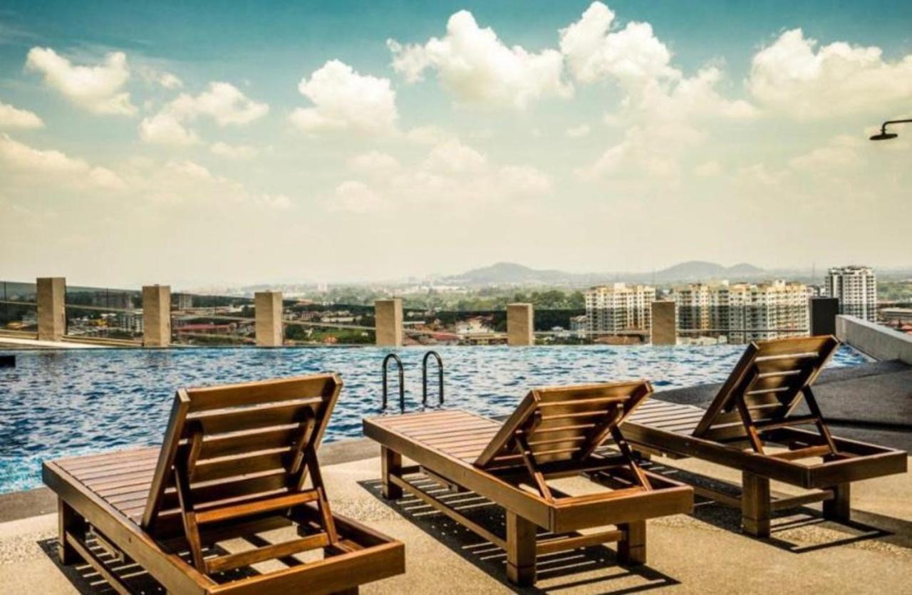Imperio.res - Near To Jonker & Mall - Pool View Malacca