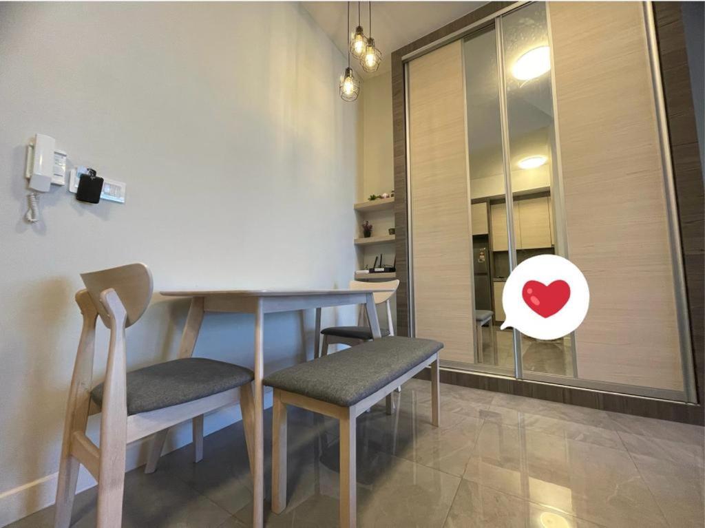 Imperio.res - Near To Jonker & Mall - Pool View *