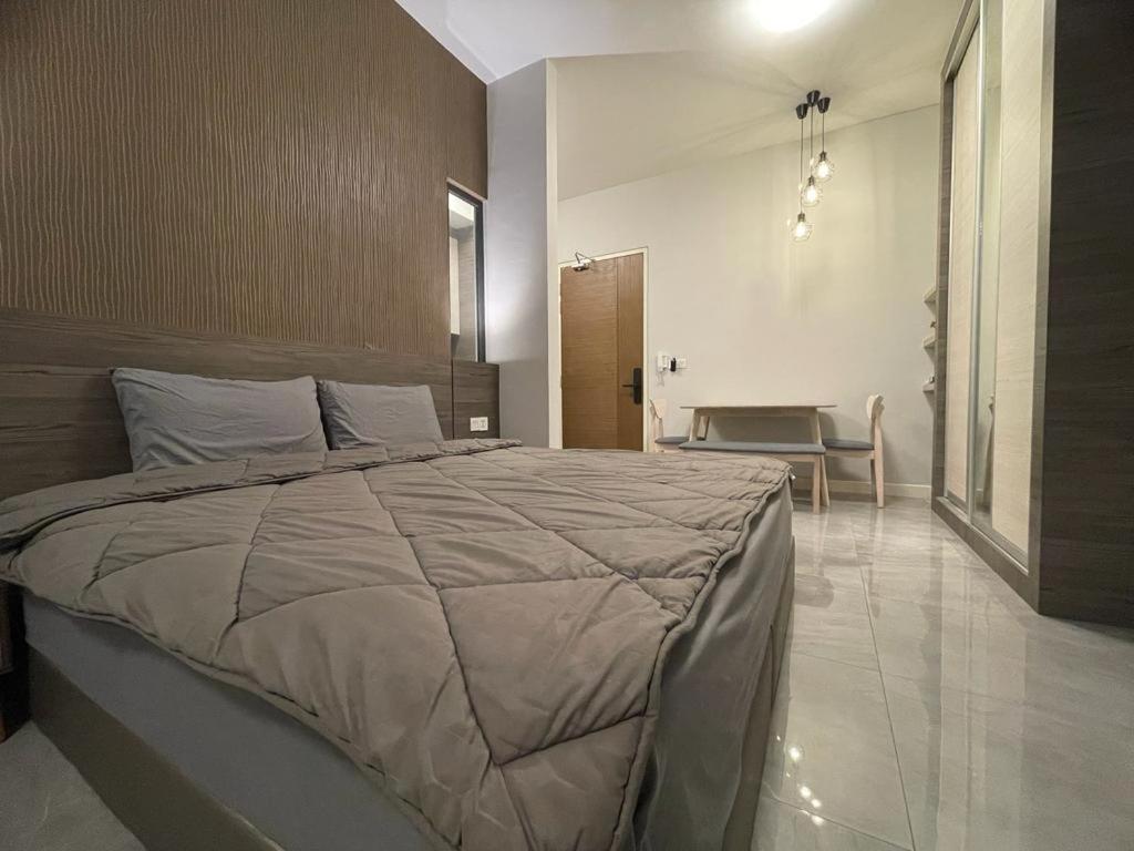 Imperio.res - Near To Jonker & Mall - Pool View *